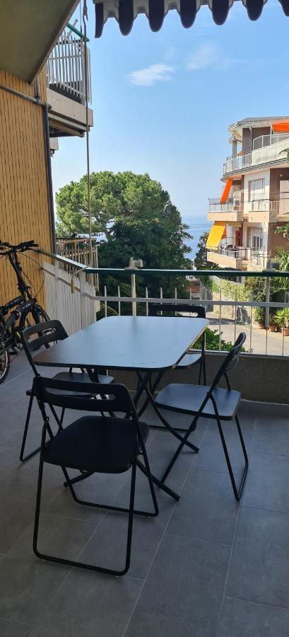 Casa Lela Vista Mare Posto Auto, Lägenhet Sanremo Exteriör bild